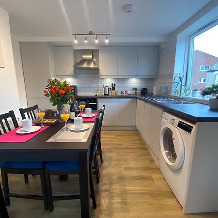 Cambridge Stays Riverside Apart Hotel With 2Br Flats At The City Centre-Parking-Balcony Exteriör bild